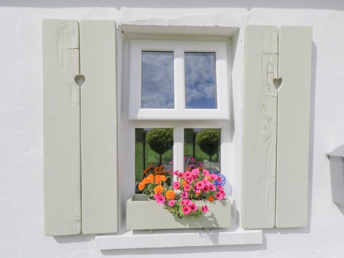 Lakeside Cottage Boyle Exterior foto